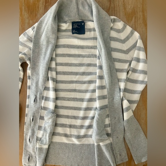 American Eagle Outfitters Button-Down Cardigan - Picture 5 of 8